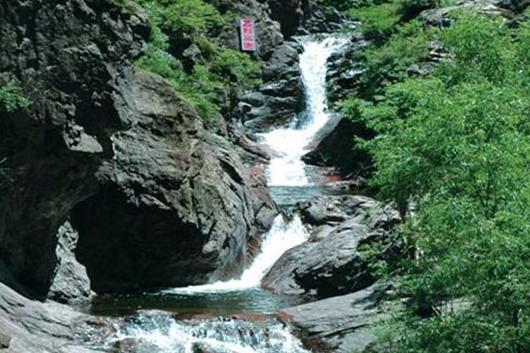 小镇惊魂